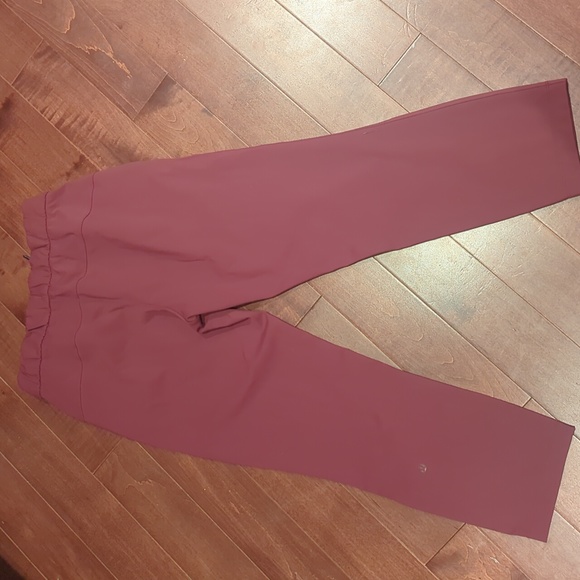 Lululemon Cropped Pant - Size 2 - Picture 5 of 5